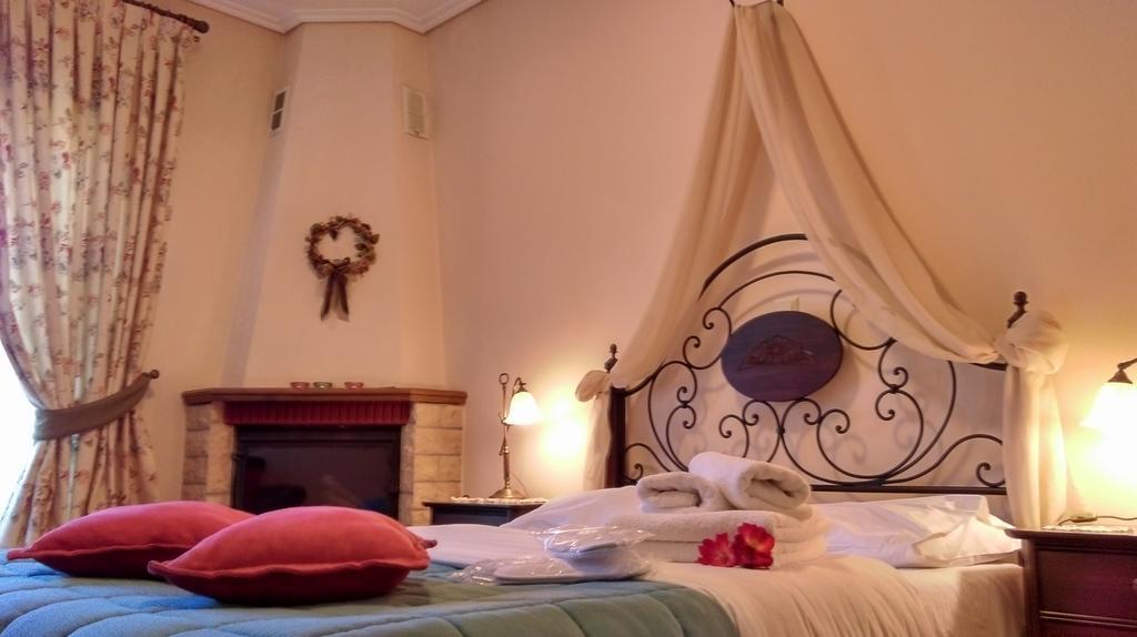 Valentini Guesthouse Karpenísion エクステリア 写真