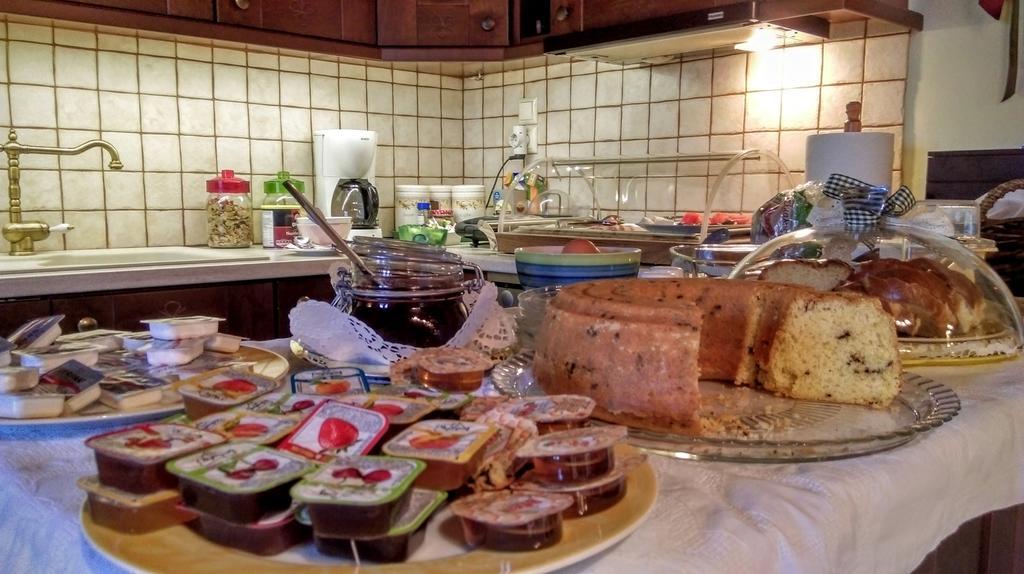 Valentini Guesthouse Karpenísion エクステリア 写真