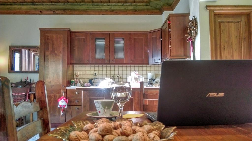 Valentini Guesthouse Karpenísion エクステリア 写真