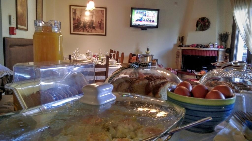 Valentini Guesthouse Karpenísion エクステリア 写真