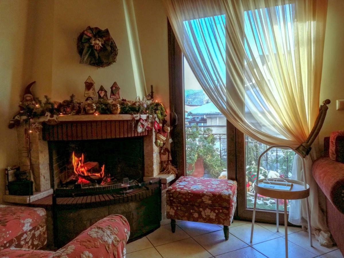 Valentini Guesthouse Karpenísion エクステリア 写真